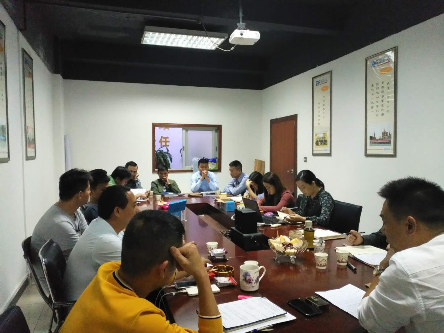 瑞泰風(fēng)工業(yè)大風(fēng)扇、瑞泰風(fēng)工業(yè)大風(fēng)扇、鋼結(jié)構(gòu)廠房通風(fēng)降溫方案、廠房車間通風(fēng)降溫方案、大型工業(yè)風(fēng)扇、物流倉儲大風(fēng)扇、大吊扇、工業(yè)風(fēng)扇、廠房車間降溫設(shè)備、廠房車間通風(fēng)設(shè)備、車間溫控設(shè)備、工業(yè)大吊扇、工業(yè)大風(fēng)扇、工業(yè)節(jié)能風(fēng)扇、湖北瑞兆偉業(yè)通風(fēng)降溫科技有限公司