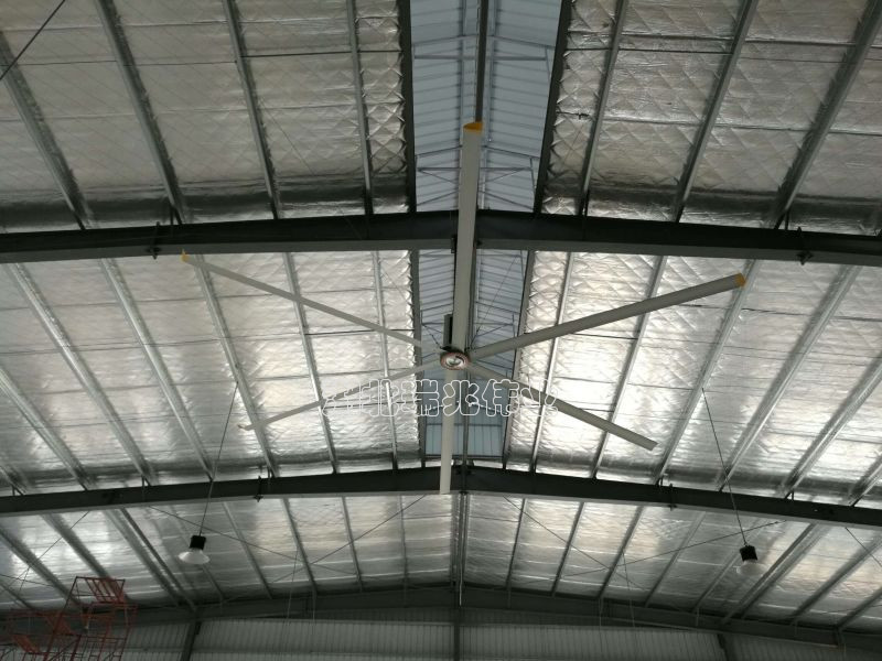 工業(yè)吊扇價(jià)格、潤(rùn)東方工業(yè)冷風(fēng)機(jī)、鋼結(jié)構(gòu)廠房通風(fēng)降溫方案、廠房車間通風(fēng)降溫方案、大型工業(yè)風(fēng)扇、物流倉(cāng)儲(chǔ)大風(fēng)扇、大吊扇、工業(yè)風(fēng)扇、廠房車間降溫設(shè)備、廠房車間通風(fēng)設(shè)備、車間溫控設(shè)備、工業(yè)大吊扇、工業(yè)大風(fēng)扇、工業(yè)節(jié)能風(fēng)扇、湖北瑞兆偉業(yè)通風(fēng)降溫科技有限公司