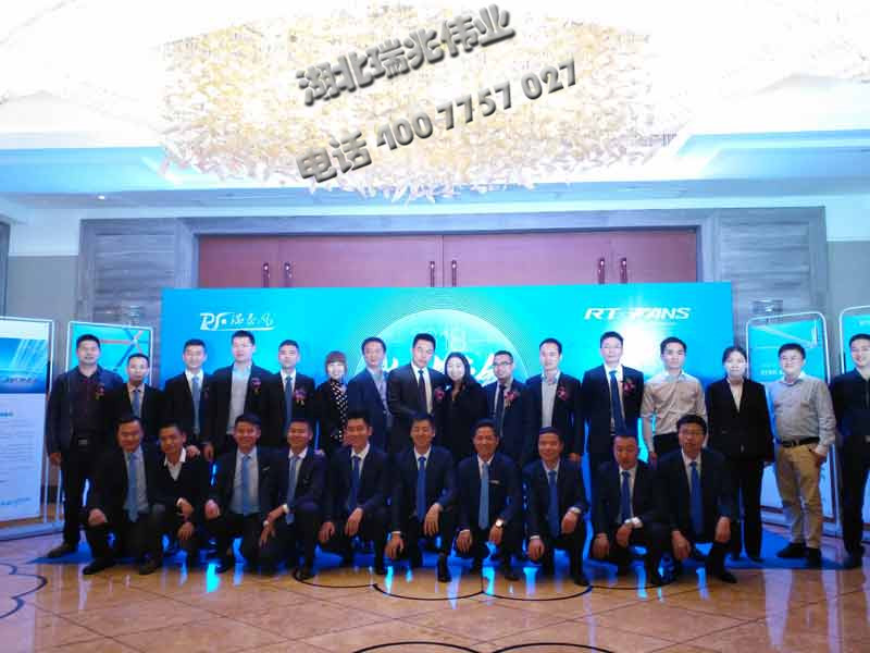 鋼結(jié)構(gòu)廠房通風(fēng)降溫方案、廠房車間通風(fēng)降溫方案、大型工業(yè)風(fēng)扇、物流倉儲(chǔ)大風(fēng)扇、大吊扇、工業(yè)風(fēng)扇、廠房車間降溫設(shè)備、廠房車間通風(fēng)設(shè)備、車間溫控設(shè)備、工業(yè)大吊扇、工業(yè)大風(fēng)扇、工業(yè)節(jié)能風(fēng)扇、湖北瑞兆偉業(yè)通風(fēng)降溫科技有限公司