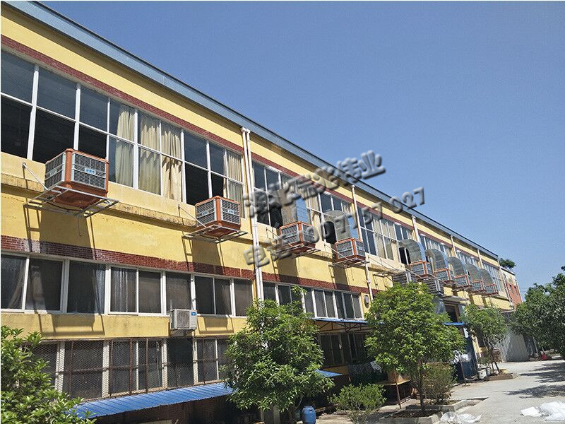 鋼結(jié)構(gòu)廠房通風(fēng)降溫方案、廠房車(chē)間通風(fēng)降溫方案、大型工業(yè)風(fēng)扇、物流倉(cāng)儲(chǔ)大風(fēng)扇、大吊扇、工業(yè)風(fēng)扇、廠房車(chē)間降溫設(shè)備、廠房車(chē)間通風(fēng)設(shè)備、車(chē)間溫控設(shè)備、工業(yè)大吊扇、工業(yè)大風(fēng)扇、工業(yè)節(jié)能風(fēng)扇、湖北瑞兆偉業(yè)通風(fēng)降溫科技有限公司