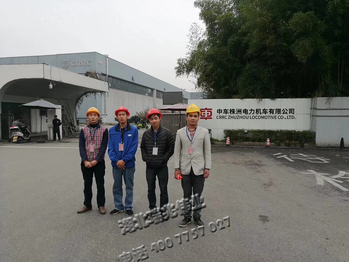 鋼結(jié)構(gòu)廠房通風(fēng)降溫方案、廠房車間通風(fēng)降溫方案、大型工業(yè)風(fēng)扇、物流倉儲大風(fēng)扇、大吊扇、工業(yè)風(fēng)扇、廠房車間降溫設(shè)備、廠房車間通風(fēng)設(shè)備、車間溫控設(shè)備、工業(yè)大吊扇、工業(yè)大風(fēng)扇、工業(yè)節(jié)能風(fēng)扇、湖北瑞兆偉業(yè)通風(fēng)降溫科技有限公司