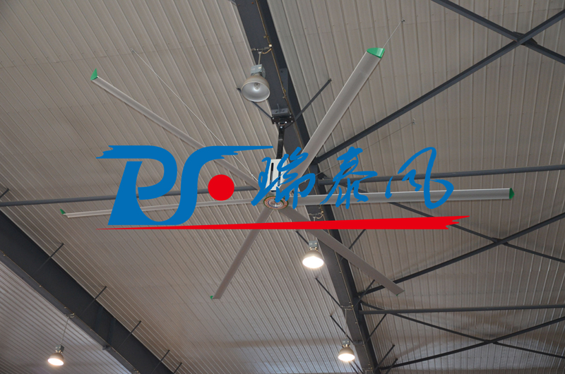 鋼結(jié)構(gòu)廠房通風(fēng)降溫方案、廠房車間通風(fēng)降溫方案、大型工業(yè)風(fēng)扇、物流倉(cāng)儲(chǔ)大風(fēng)扇、大吊扇、工業(yè)風(fēng)扇、廠房車間降溫設(shè)備、廠房車間通風(fēng)設(shè)備、車間溫控設(shè)備、工業(yè)大吊扇、工業(yè)大風(fēng)扇、工業(yè)節(jié)能風(fēng)扇、湖北瑞兆偉業(yè)通風(fēng)降溫科技有限公司