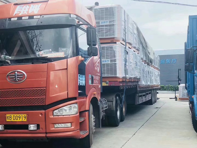 鋼結構廠房通風降溫方案、廠房車間通風降溫方案、大型工業(yè)風扇、物流倉儲大風扇、大吊扇、工業(yè)風扇、廠房車間降溫設備、廠房車間通風設備、車間溫控設備、工業(yè)大吊扇、工業(yè)大風扇、工業(yè)節(jié)能風扇、湖北瑞兆偉業(yè)通風降溫科技有限公司