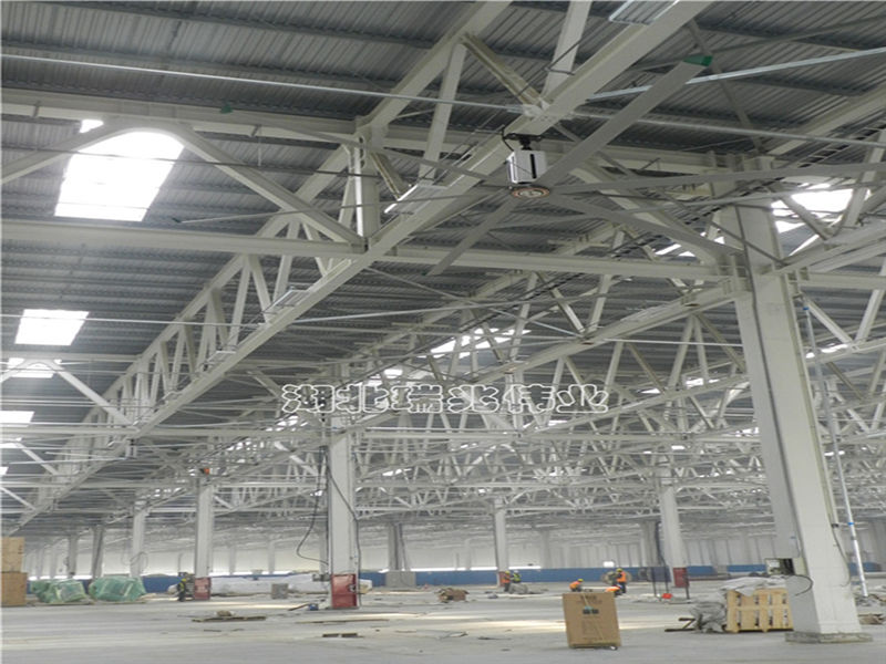 工業(yè)大吊扇、工業(yè)大風(fēng)扇、工業(yè)節(jié)能風(fēng)扇、大型工業(yè)風(fēng)扇、廠房車間降溫通風(fēng)降溫設(shè)備