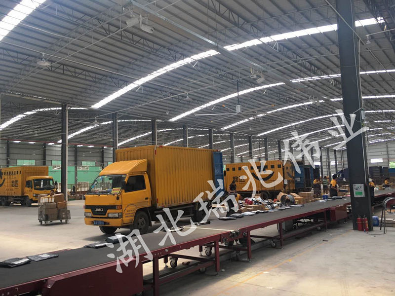 工業(yè)大吊扇、工業(yè)大風扇、工業(yè)節(jié)能風扇、工業(yè)風扇、廠房車間降溫設備