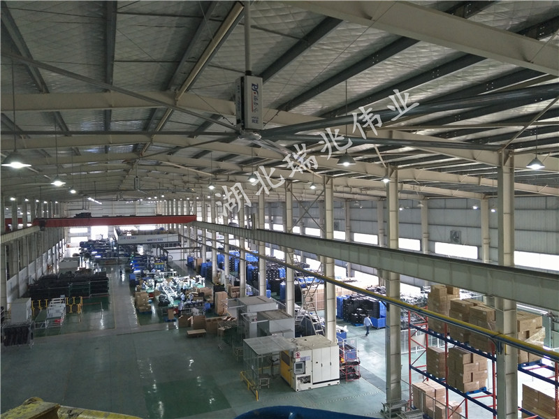 大型工業(yè)風(fēng)扇、工業(yè)大吊扇、工業(yè)大風(fēng)扇、工業(yè)節(jié)能風(fēng)扇、鋼結(jié)構(gòu)廠房通風(fēng)降溫方案