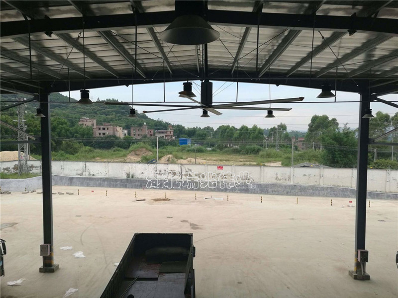 大型工業(yè)風(fēng)扇、工業(yè)大吊扇、工業(yè)大風(fēng)扇、工業(yè)節(jié)能風(fēng)扇、廠房車間通風(fēng)降溫方案