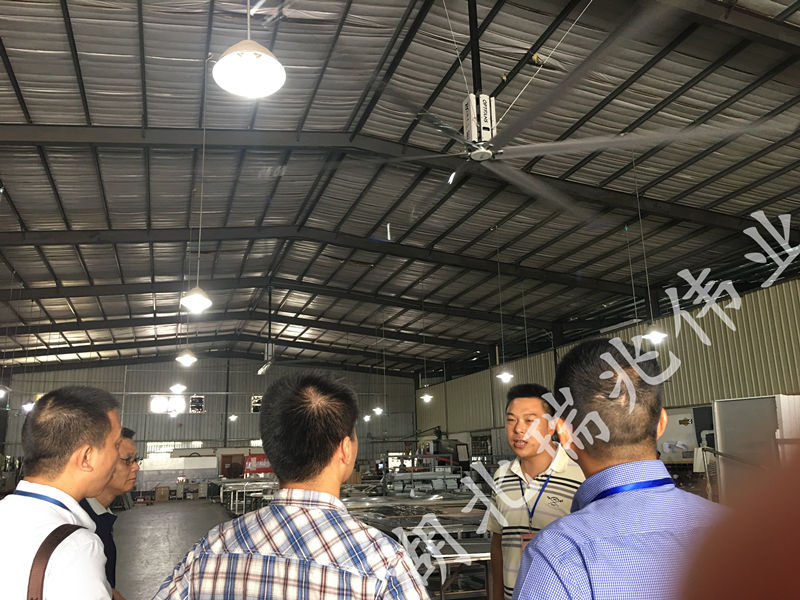 大型工業(yè)風扇、工業(yè)大吊扇、工業(yè)大風扇、工業(yè)節(jié)能風扇、高大廠房通風降溫設備