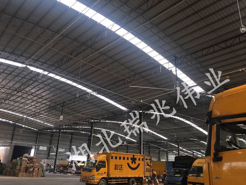 大型工業(yè)風扇、工業(yè)大吊扇、工業(yè)大風扇、工業(yè)節(jié)能風扇、廠房車間通風設(shè)備