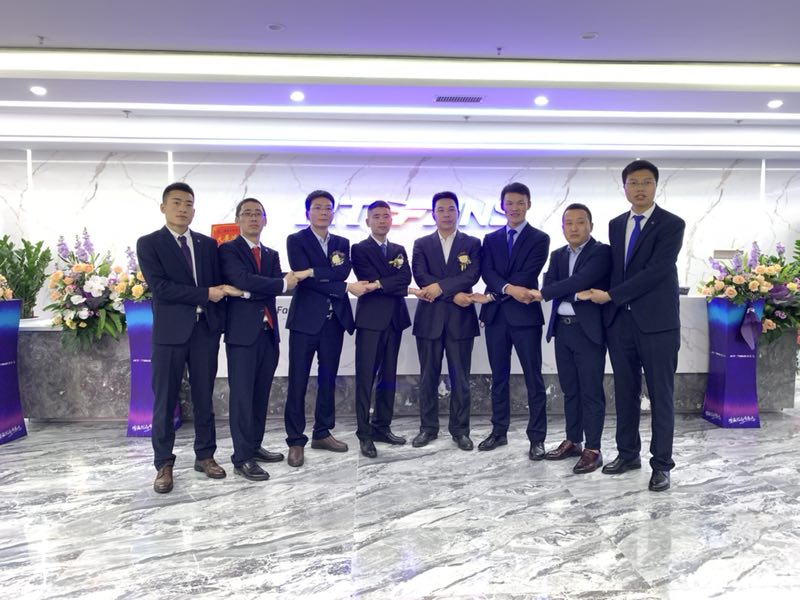 通風(fēng)降溫、瑞泰風(fēng)工業(yè)大風(fēng)扇、廠房通風(fēng)降溫、高大空間通風(fēng)降溫