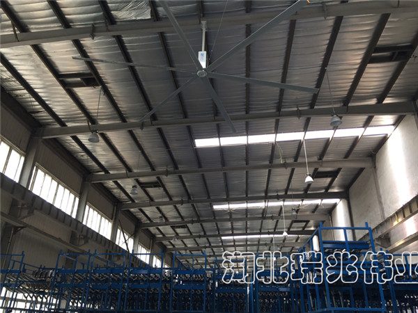瑞泰風(fēng)扇機(jī)組合,大型鋼結(jié)構(gòu)廠房,高大型廠房車間,通風(fēng)降溫設(shè)備,大型工業(yè)風(fēng)扇，瑞泰風(fēng)工業(yè)大風(fēng)扇