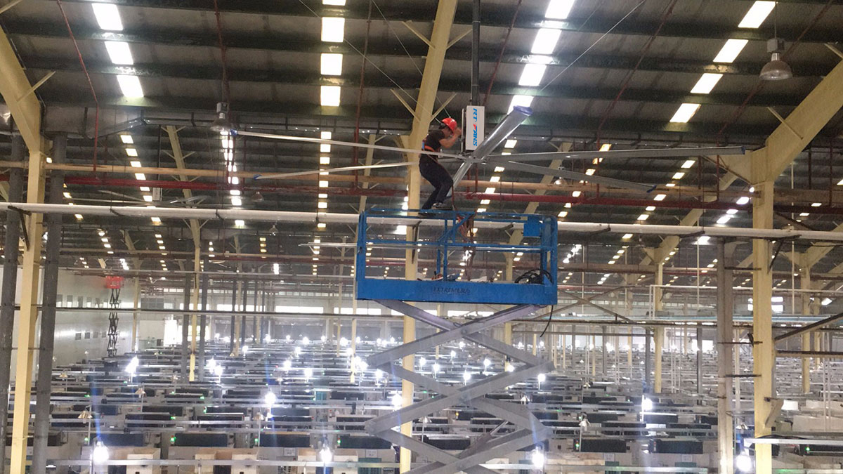 CNC機(jī)加工通風(fēng)降溫,大型鋼結(jié)構(gòu)車間通風(fēng)降溫，湖北工廠通風(fēng)降溫，