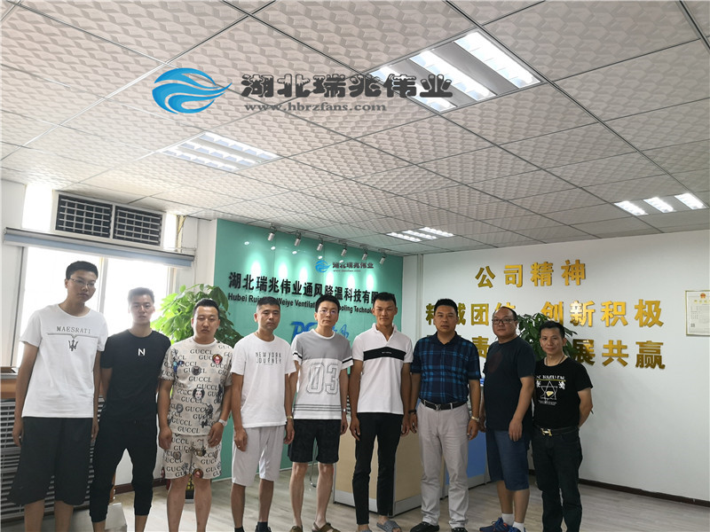 高大空間場所如何通風(fēng)降溫？推薦瑞兆工業(yè)風(fēng)扇！