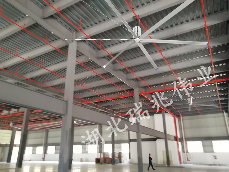 為什么大型廠房車間需要安裝湖北大型工業(yè)風(fēng)扇？