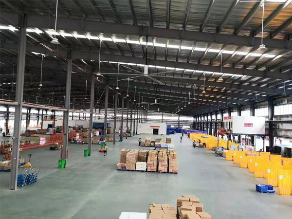 工業(yè)大風(fēng)扇扇葉“分筋+滿筋”結(jié)合技術(shù)，吹出大風(fēng)量