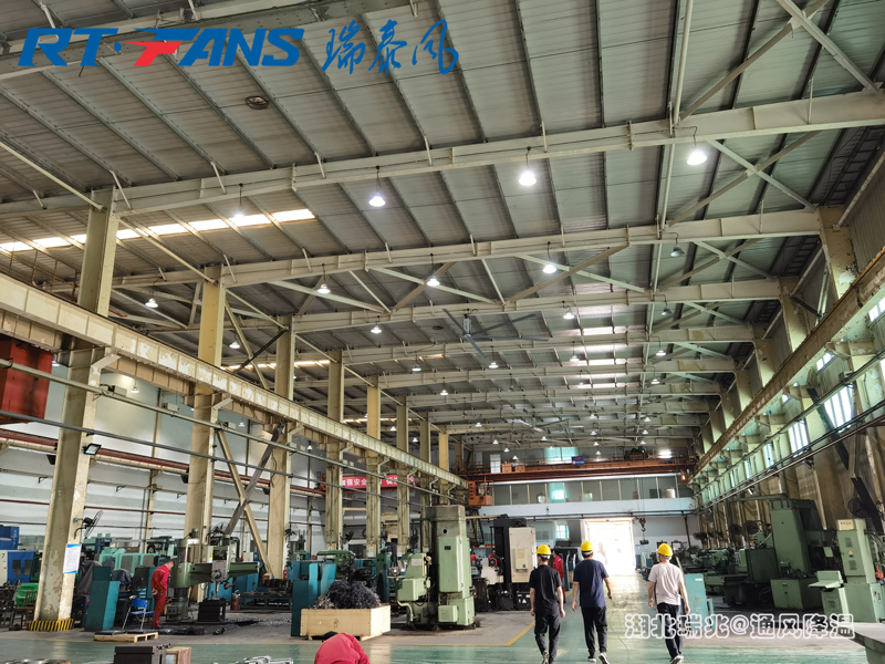 工業(yè)廠房安裝工業(yè)大風(fēng)扇和高溫異味說拜拜！