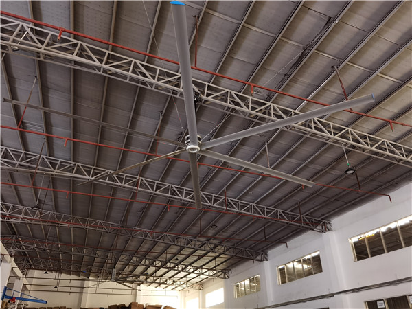 現(xiàn)代工廠車間對(duì)節(jié)能風(fēng)扇的需求還是比較大的